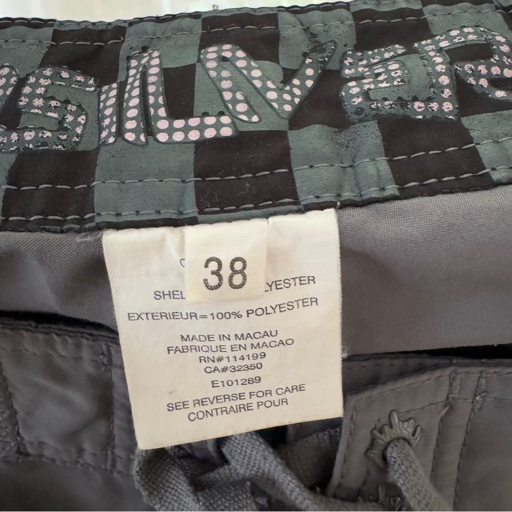 Quiksilver Men’s Gray Board Shorts Size 38‎ Surf Swim Trunks - Picture 4 of 10